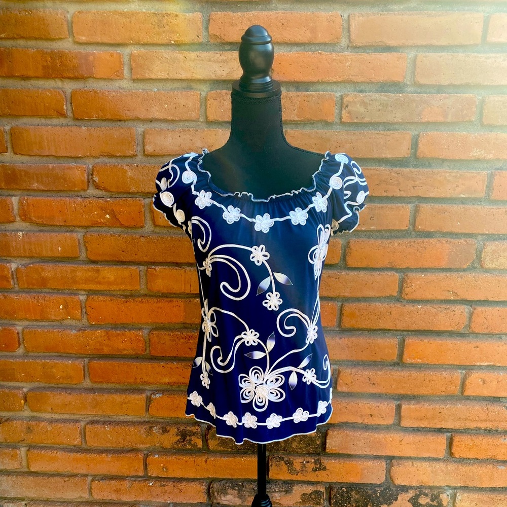 🌸Once 1 Again Appliqué Blouse🌸